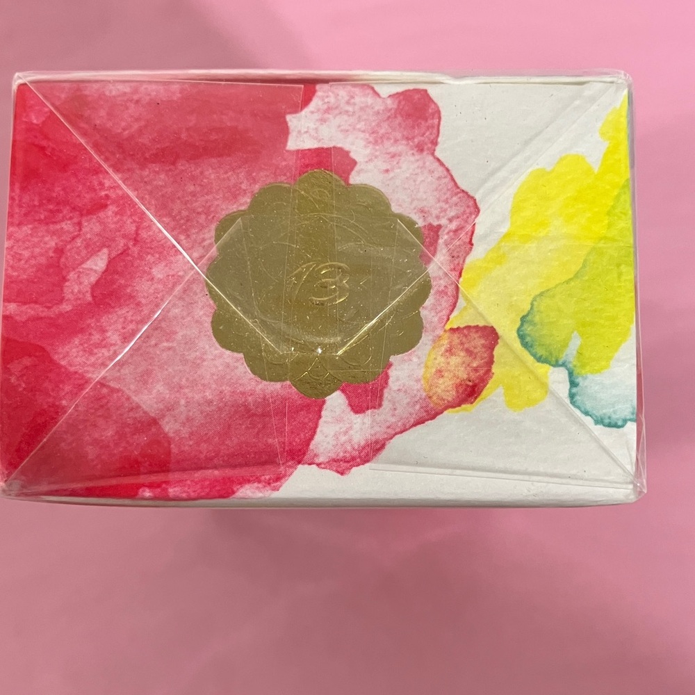 New Taylor Swift Incredible Things Eau de Parfum - Pink and Gold Design. 1.7 oz - Picture 4 of 8